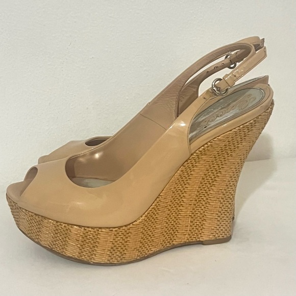 Gucci "Vitello Vernice Soft Wedge" Shoes Tan Size 37.5 Fair Condition - Picture 2 of 12